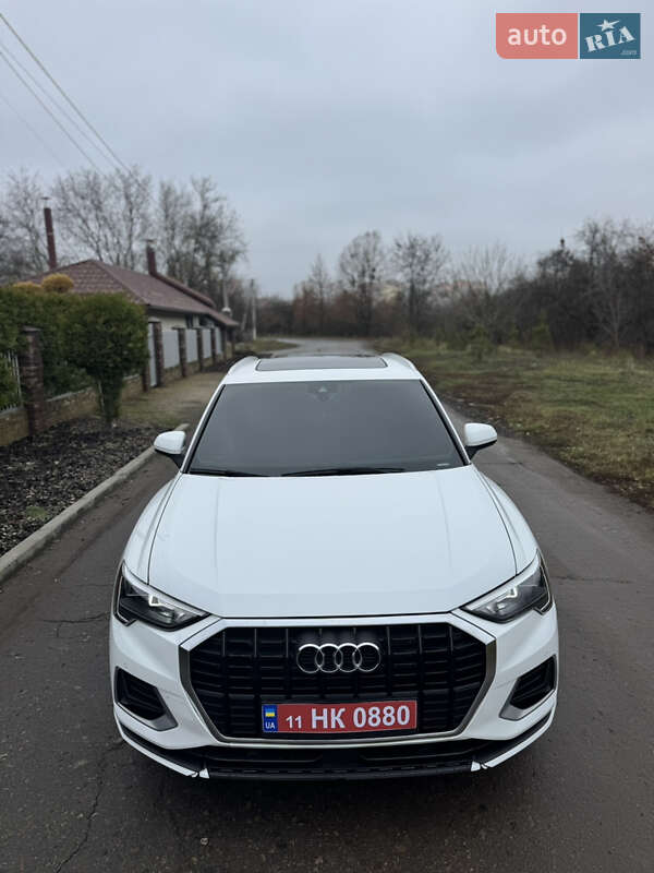 Позашляховик / Кросовер Audi Q3 2020 в Полтаві