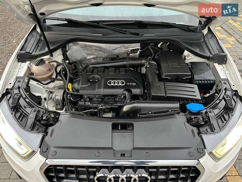 Внедорожник / Кроссовер Audi Q3 2015 в Львове