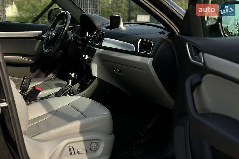 Внедорожник / Кроссовер Audi Q3 2017 в Львове