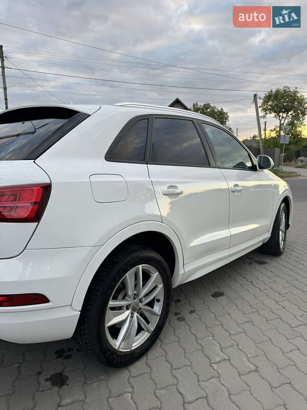 Внедорожник / Кроссовер Audi Q3 2018 в Владимире