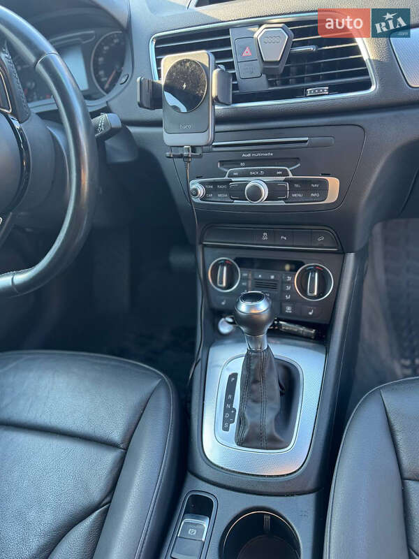 Внедорожник / Кроссовер Audi Q3 2015 в Самборе