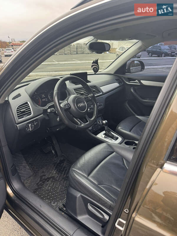 Внедорожник / Кроссовер Audi Q3 2014 в Киеве