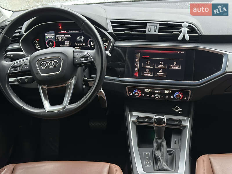 Внедорожник / Кроссовер Audi Q3 2020 в Киеве