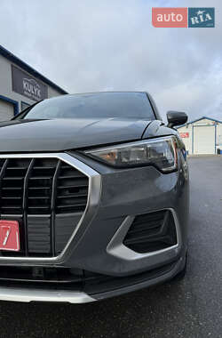 Позашляховик / Кросовер Audi Q3 2019 в Києві