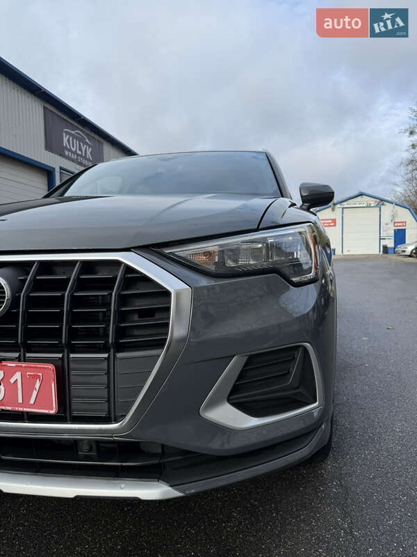 Позашляховик / Кросовер Audi Q3 2019 в Києві