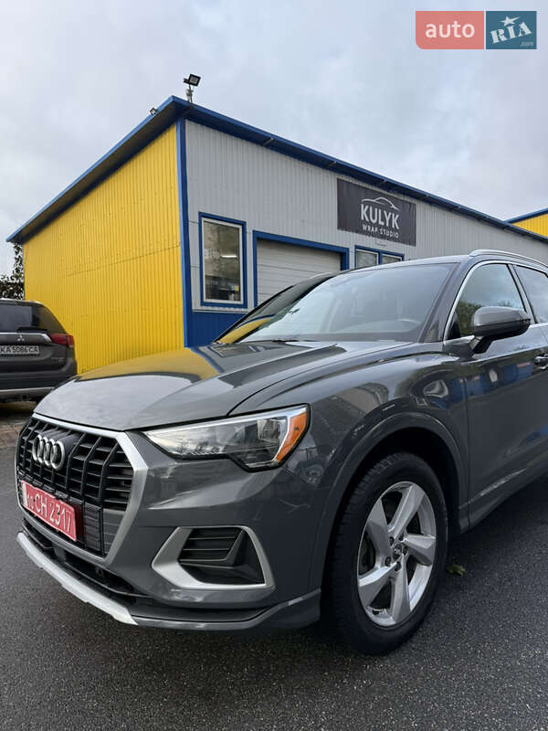 Позашляховик / Кросовер Audi Q3 2019 в Києві