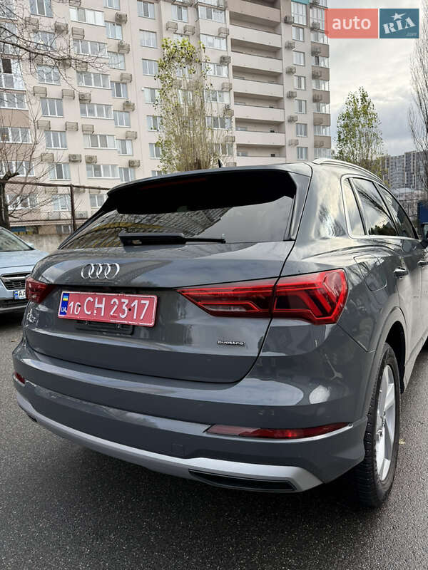 Позашляховик / Кросовер Audi Q3 2019 в Києві