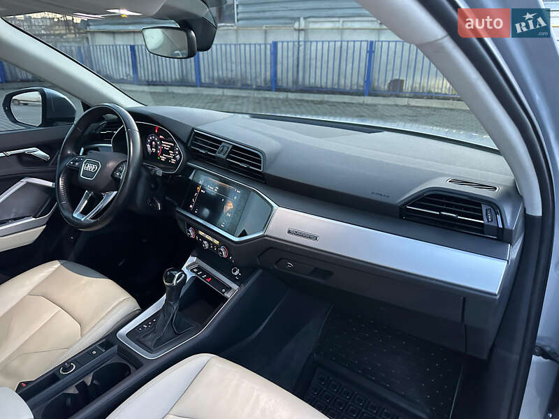 Внедорожник / Кроссовер Audi Q3 2020 в Тернополе