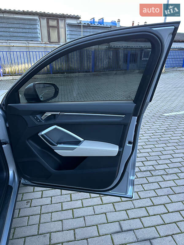 Внедорожник / Кроссовер Audi Q3 2020 в Тернополе