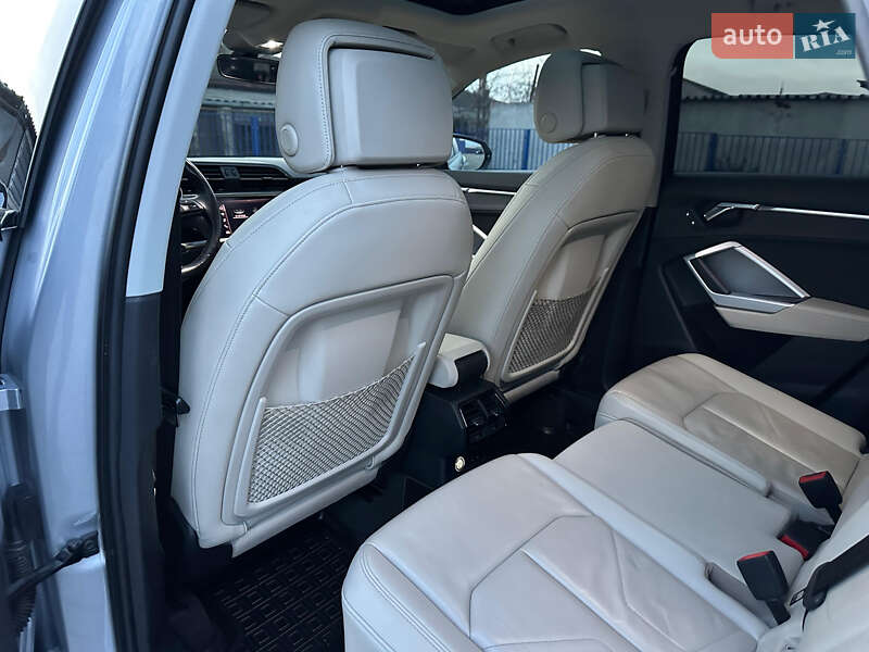 Внедорожник / Кроссовер Audi Q3 2020 в Тернополе