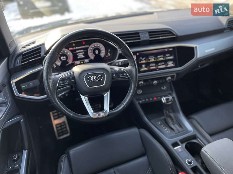 Позашляховик / Кросовер Audi Q3 2021 в Львові