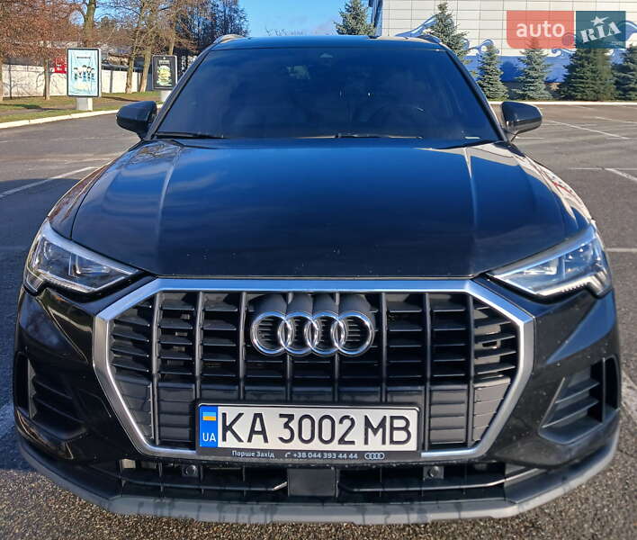 Внедорожник / Кроссовер Audi Q3 2021 в Киеве