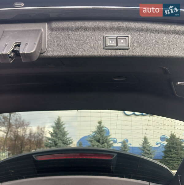 Внедорожник / Кроссовер Audi Q3 2021 в Киеве