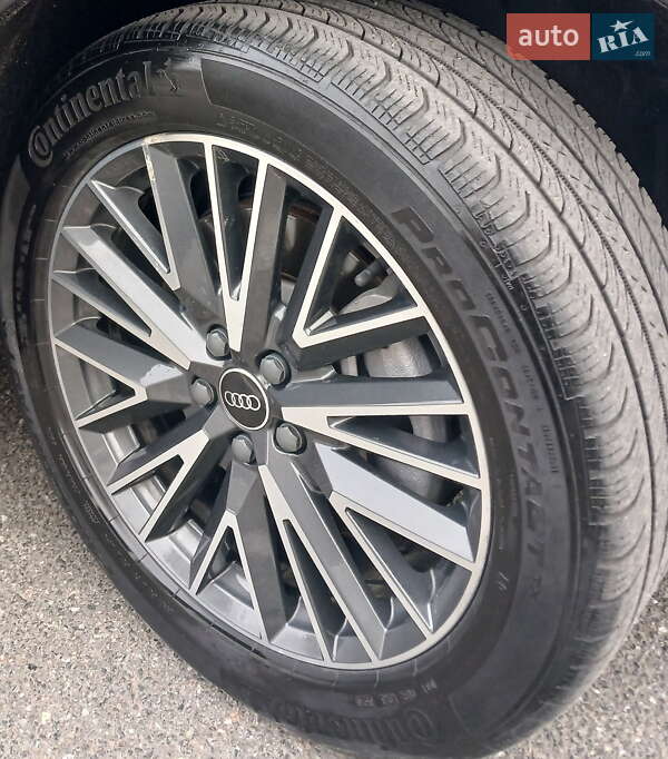 Внедорожник / Кроссовер Audi Q3 2021 в Киеве