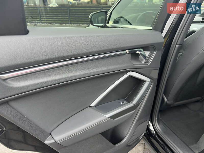 Позашляховик / Кросовер Audi Q3 2020 в Мукачевому