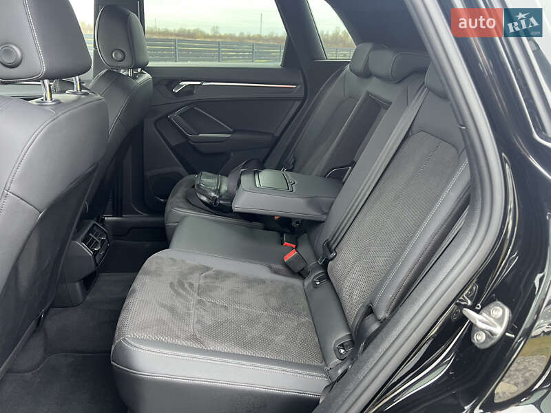 Позашляховик / Кросовер Audi Q3 2020 в Мукачевому