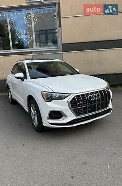 Внедорожник / Кроссовер Audi Q3 2019 в Киеве