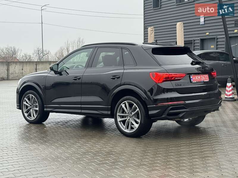 Внедорожник / Кроссовер Audi Q3 2024 в Киеве