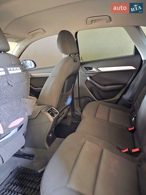 Позашляховик / Кросовер Audi Q3 2016 в Дніпрі