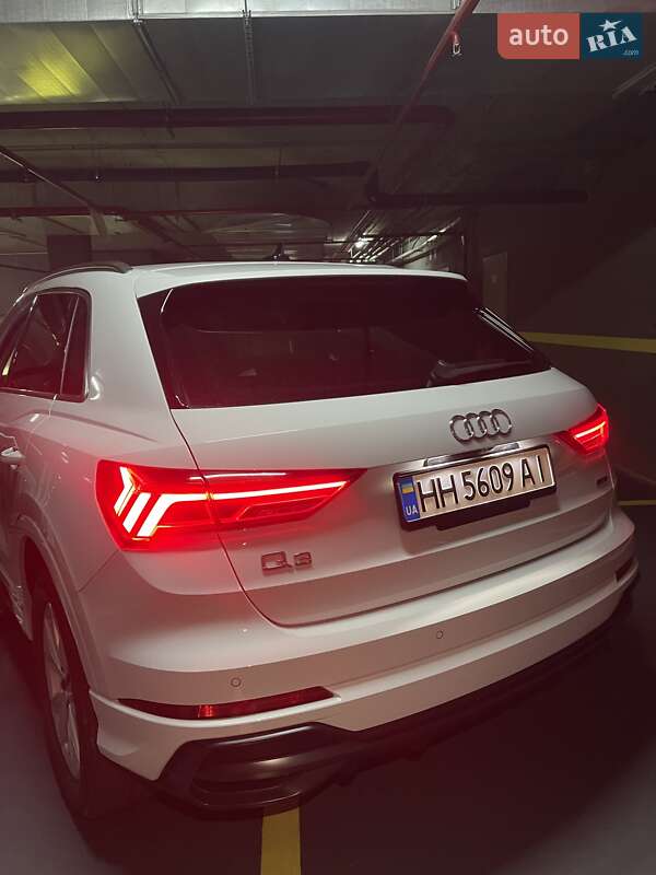 Внедорожник / Кроссовер Audi Q3 2022 в Одессе