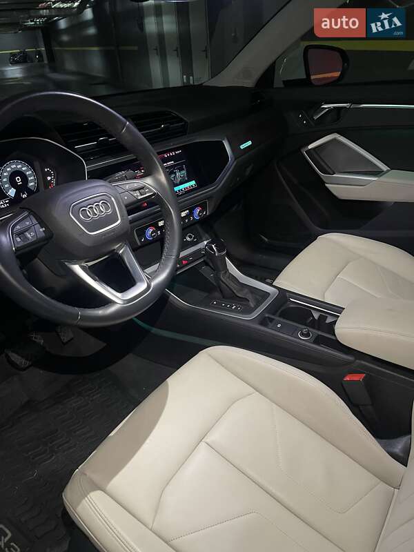 Внедорожник / Кроссовер Audi Q3 2022 в Одессе