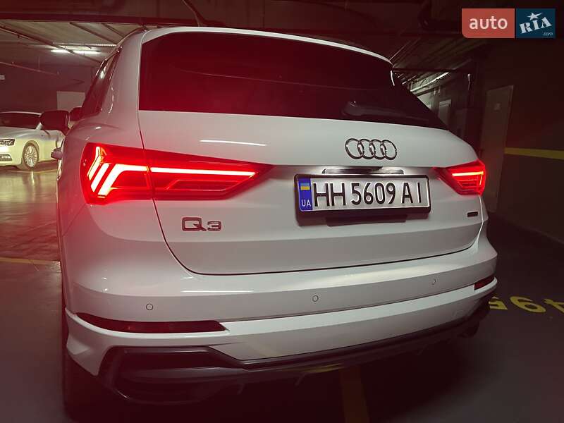 Внедорожник / Кроссовер Audi Q3 2022 в Одессе