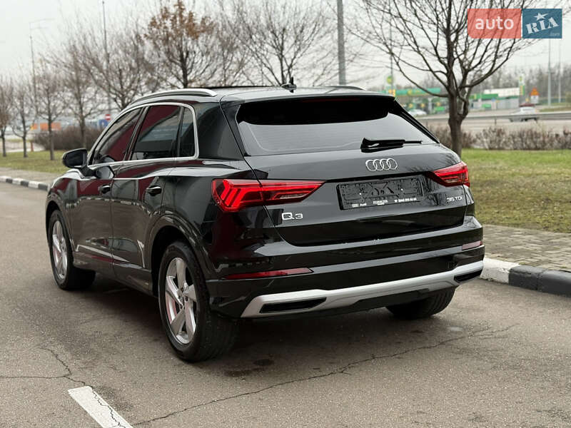 Внедорожник / Кроссовер Audi Q3 2020 в Киеве