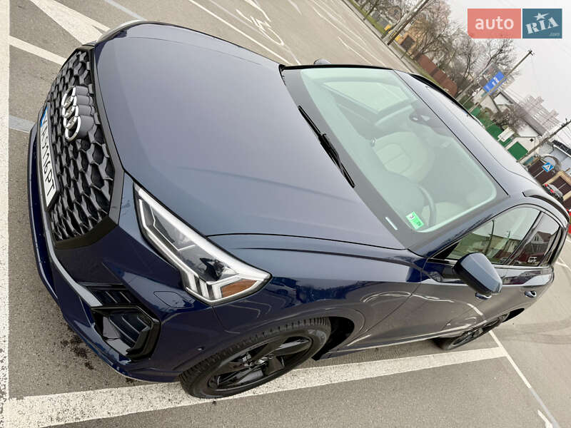 Позашляховик / Кросовер Audi Q3 2019 в Києві