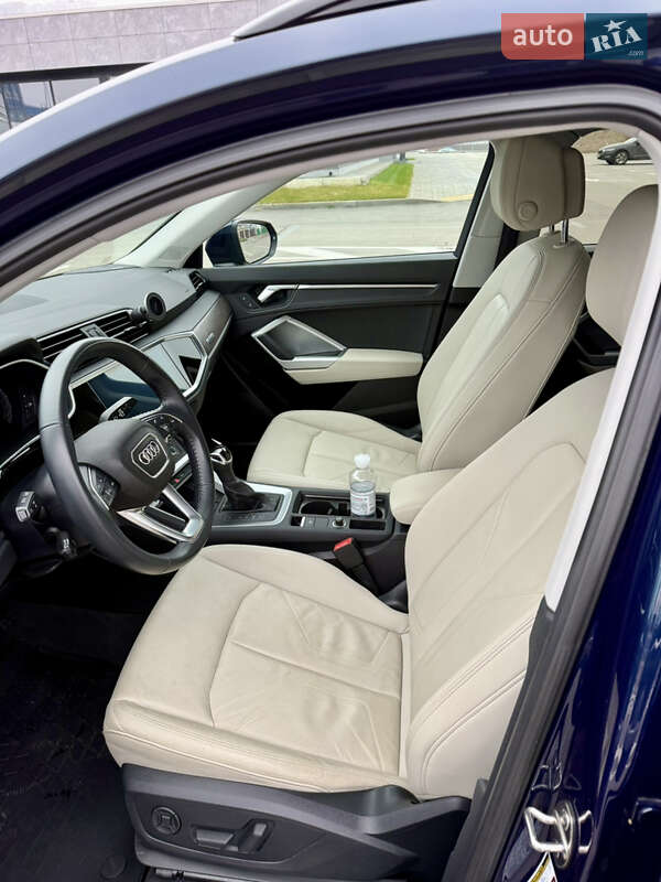 Позашляховик / Кросовер Audi Q3 2019 в Києві