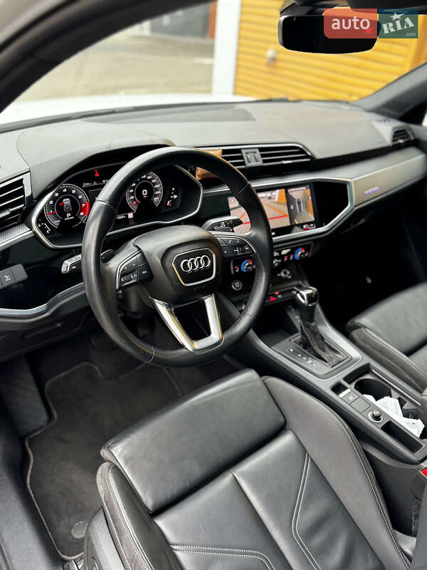 Внедорожник / Кроссовер Audi Q3 2021 в Одессе