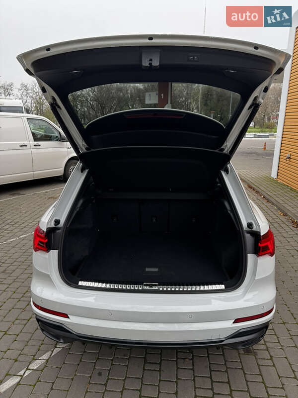 Внедорожник / Кроссовер Audi Q3 2021 в Одессе