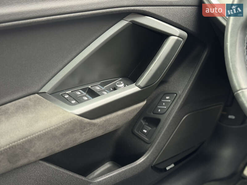 Внедорожник / Кроссовер Audi Q3 2022 в Луцке