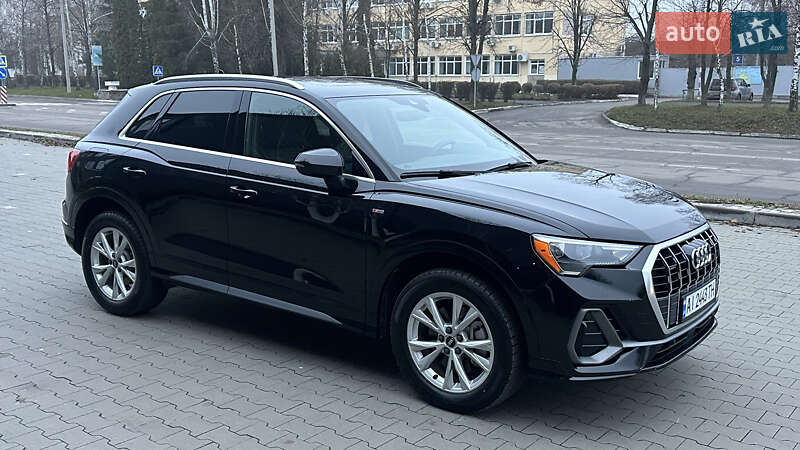 Внедорожник / Кроссовер Audi Q3 2020 в Киеве