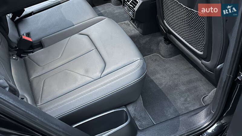 Внедорожник / Кроссовер Audi Q3 2020 в Киеве