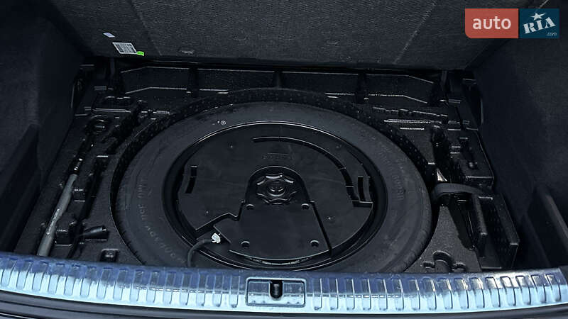 Внедорожник / Кроссовер Audi Q3 2020 в Киеве