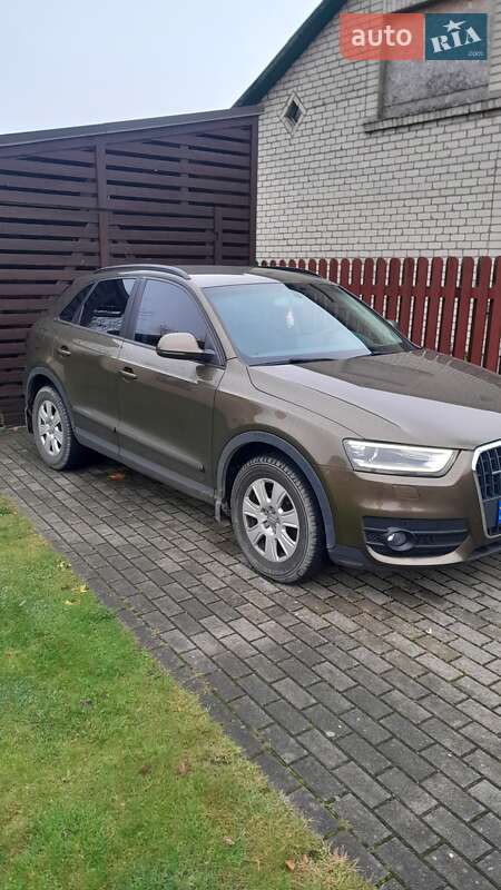Внедорожник / Кроссовер Audi Q3 2013 в Киеве