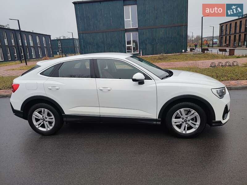 Позашляховик / Кросовер Audi Q3 2021 в Чернігові