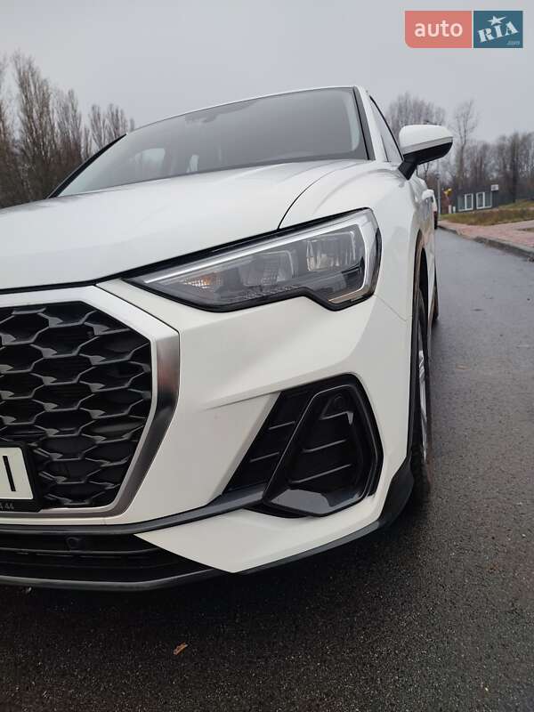 Позашляховик / Кросовер Audi Q3 2021 в Чернігові