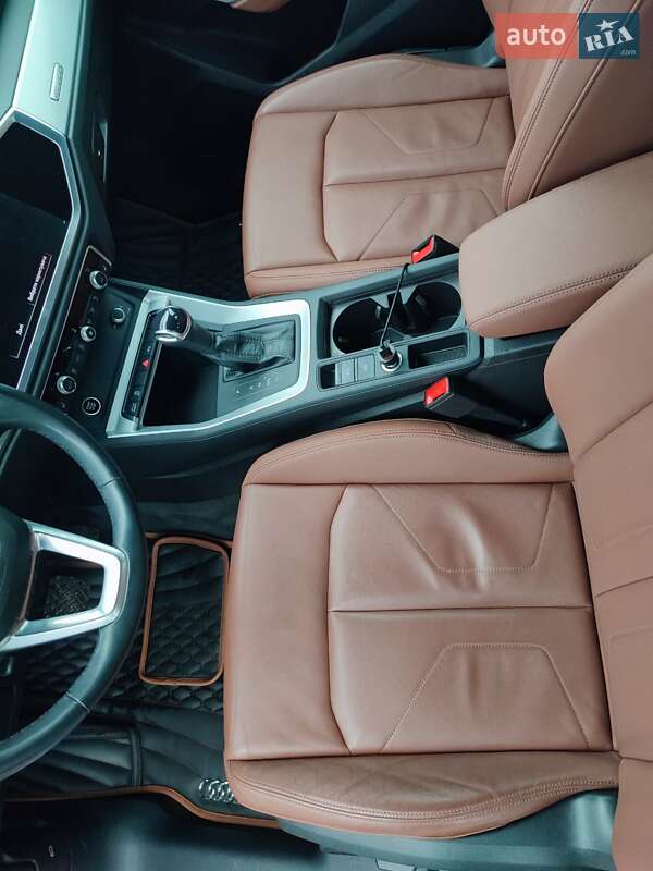 Позашляховик / Кросовер Audi Q3 2021 в Чернігові