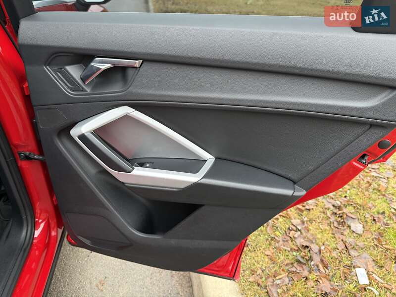 Внедорожник / Кроссовер Audi Q3 2021 в Киеве фото 54 Внедорожник / Кроссовер Audi Q3 2021 в Киеве