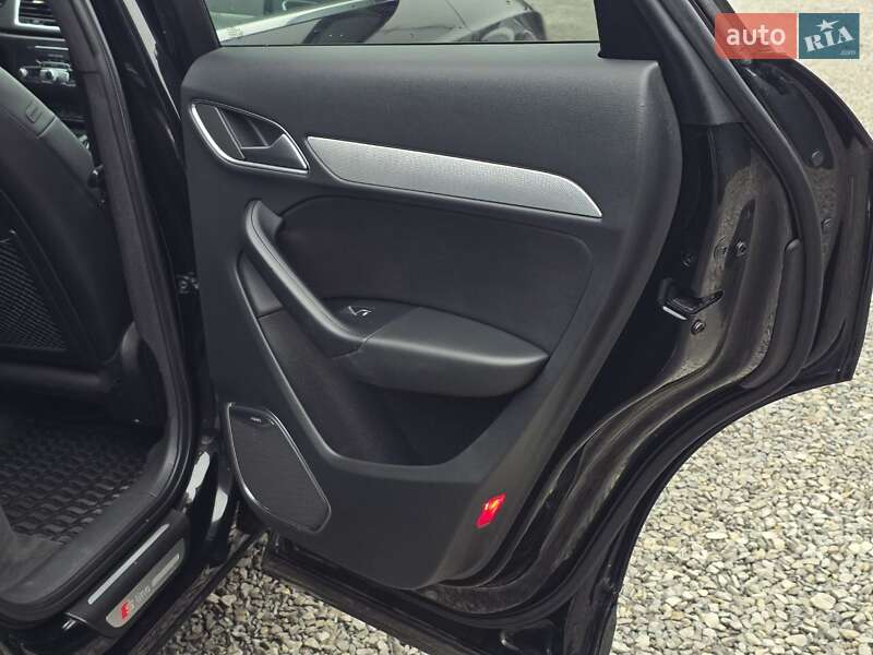 Внедорожник / Кроссовер Audi Q3 2017 в Тернополе