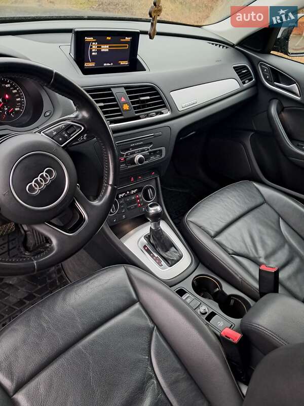Позашляховик / Кросовер Audi Q3 2016 в Чернівцях