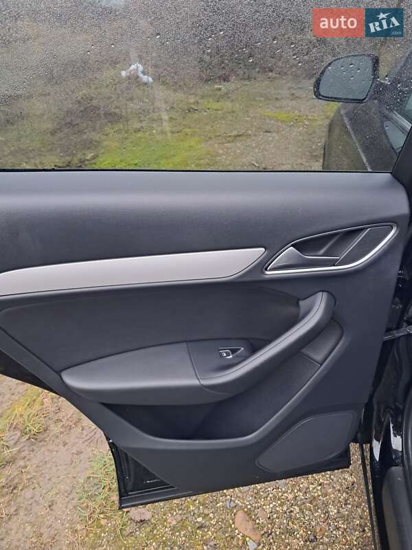 Позашляховик / Кросовер Audi Q3 2016 в Чернівцях