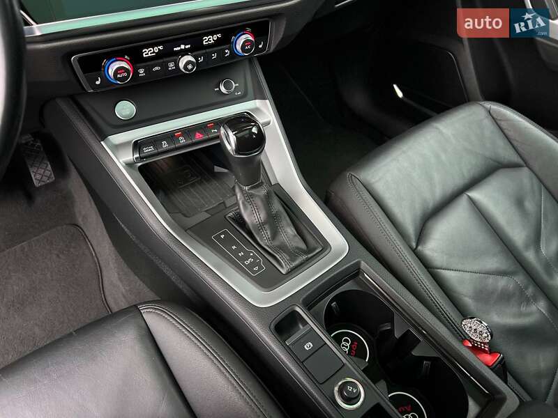 Внедорожник / Кроссовер Audi Q3 2019 в Одессе