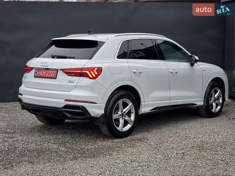 Внедорожник / Кроссовер Audi Q3 2019 в Тернополе