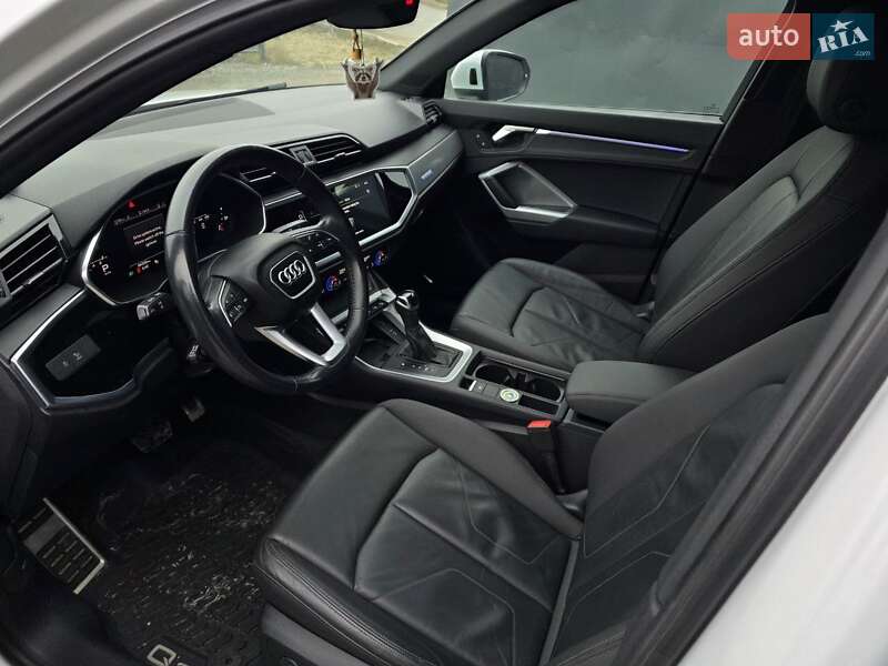Внедорожник / Кроссовер Audi Q3 2019 в Тернополе