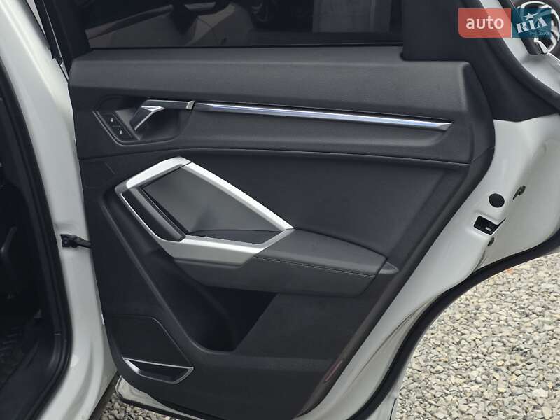 Внедорожник / Кроссовер Audi Q3 2019 в Тернополе