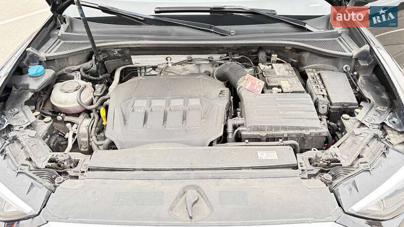 Внедорожник / Кроссовер Audi Q3 2019 в Львове