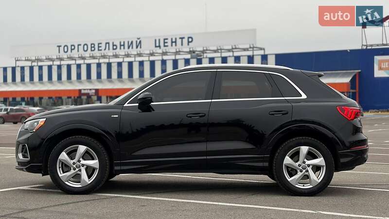 Внедорожник / Кроссовер Audi Q3 2019 в Львове