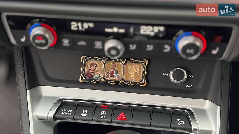 Внедорожник / Кроссовер Audi Q3 2019 в Львове